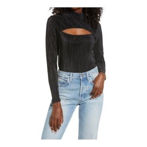 Leith Cutout Long Sleeve Top in Black Size Large